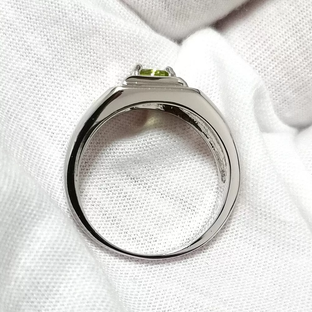 5.5mm Peridot Gemstone 925 Silver Ring