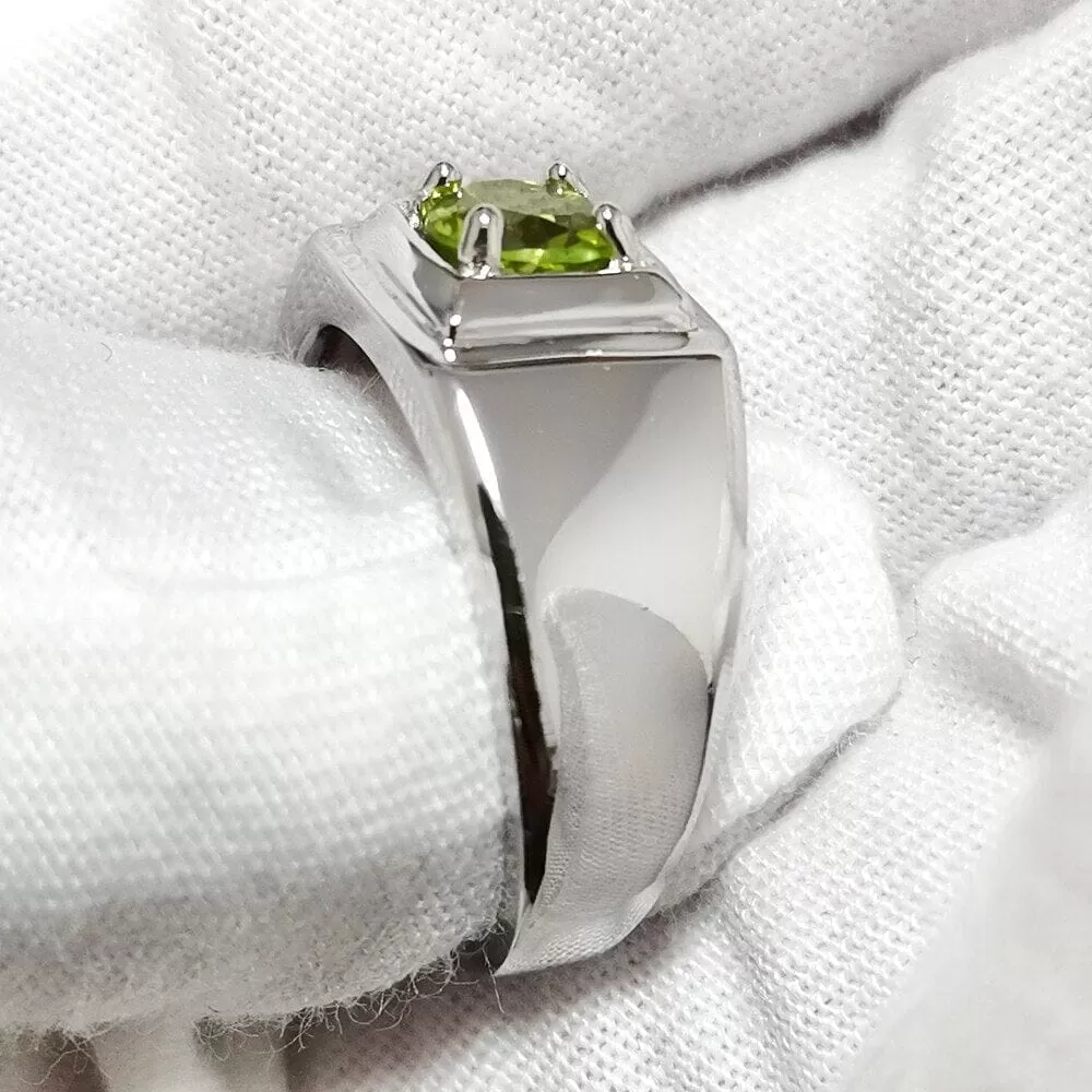 5.5mm Peridot Gemstone 925 Silver Ring