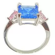 Classic Light Blue Sapphire With Pink Sapphire Side Stones