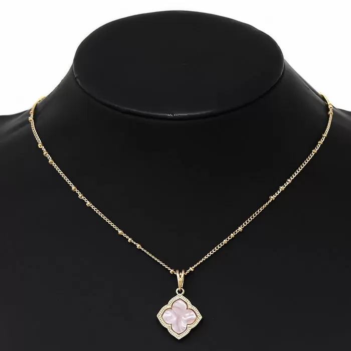 Clover Shape Acetate Pendant Short Chain Necklace