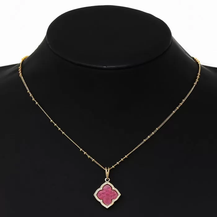 Clover Shape Acetate Pendant Short Chain Necklace