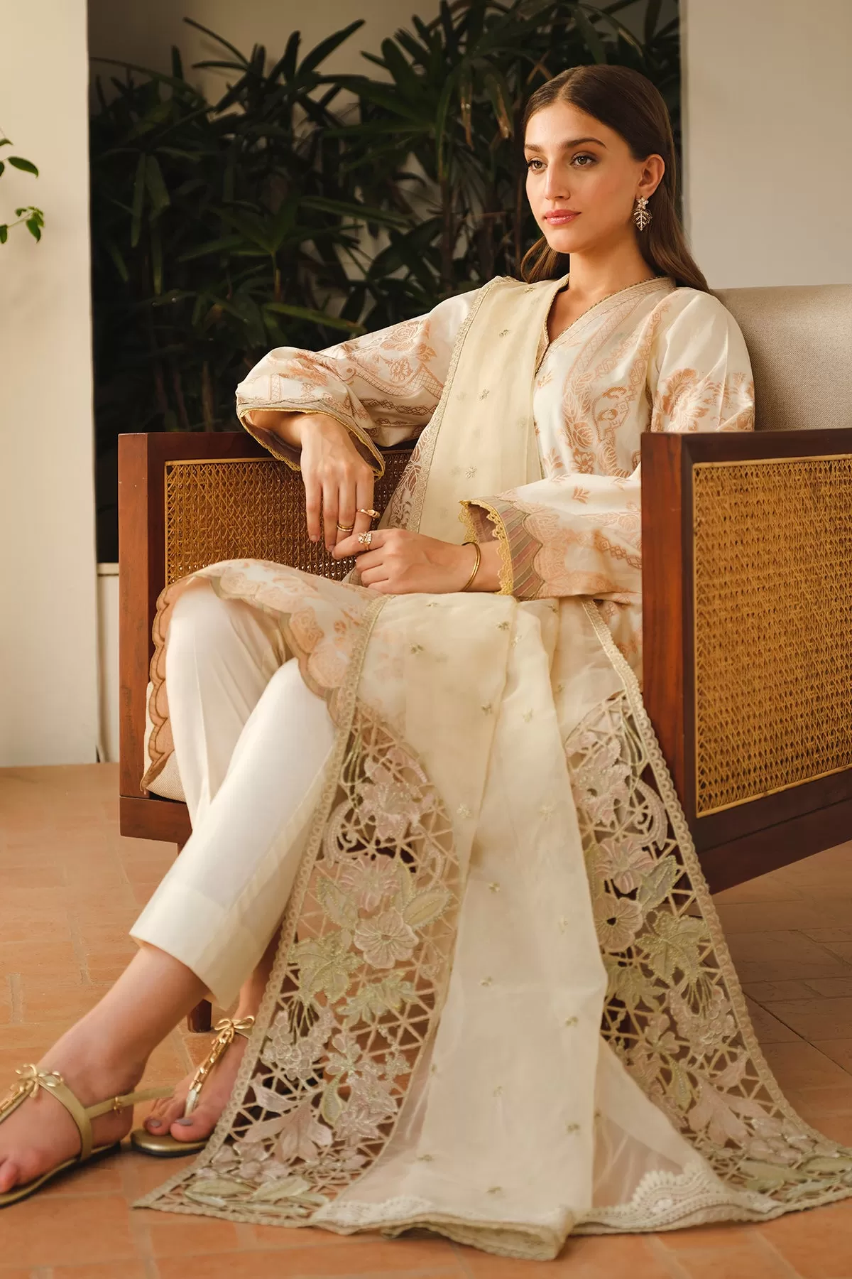 EMBROIDERED JACQUARD LAWN UF-662