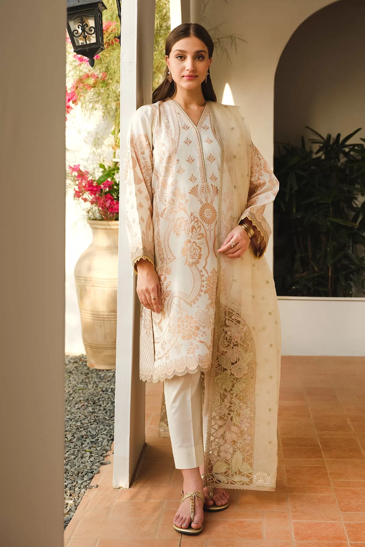 EMBROIDERED JACQUARD LAWN UF-662