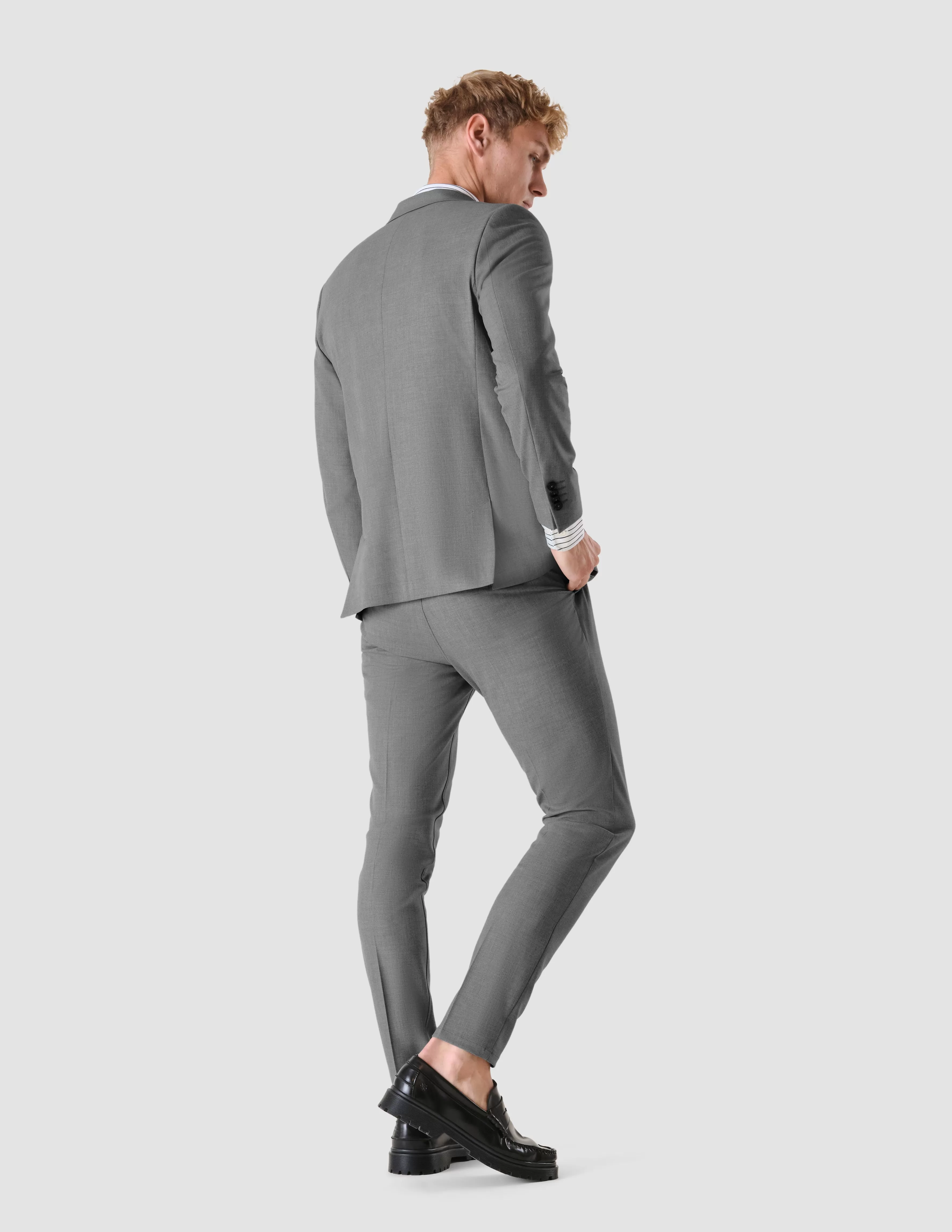 Essential Suit Cloud Grey