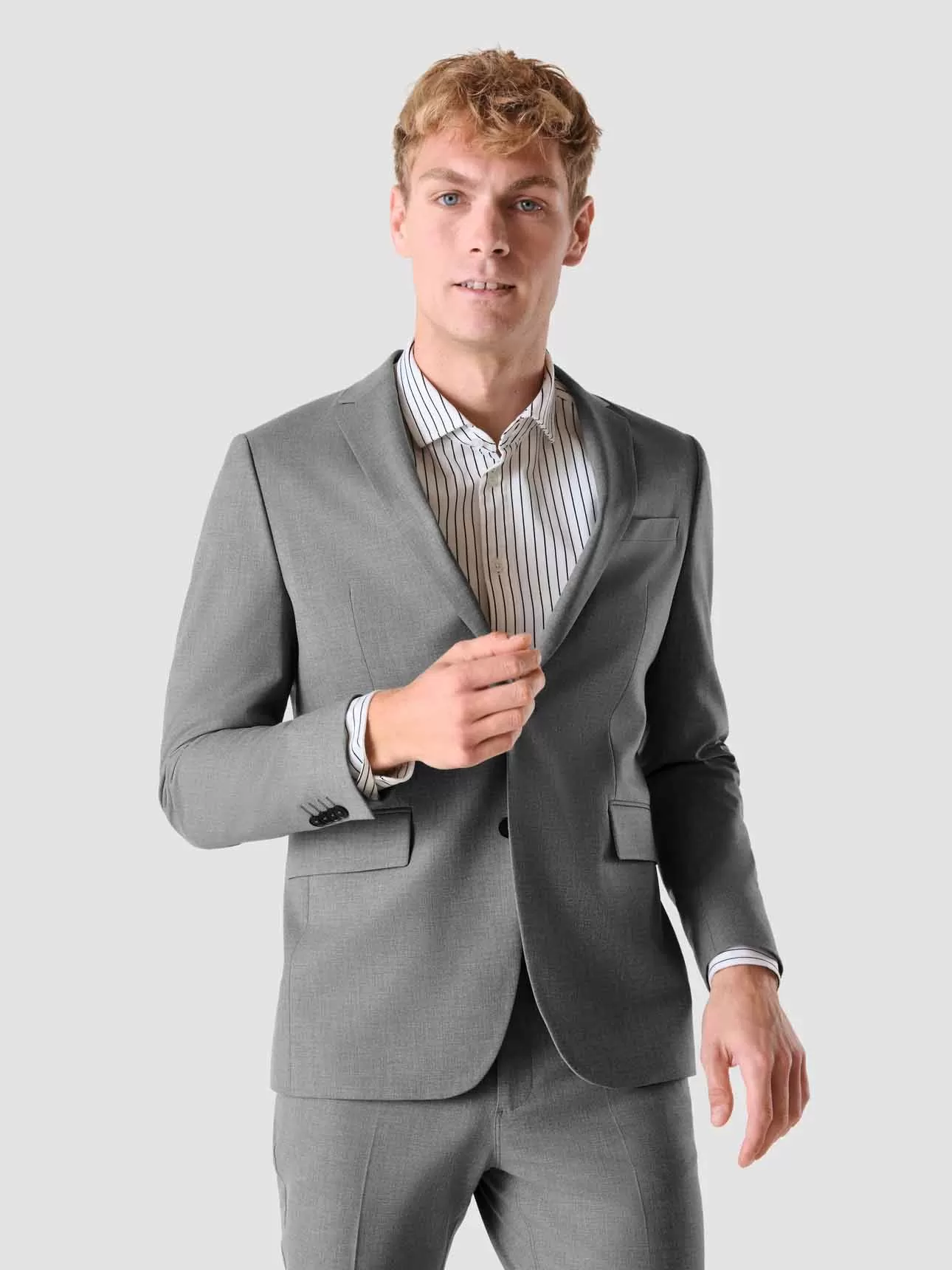 Essential Suit Cloud Grey