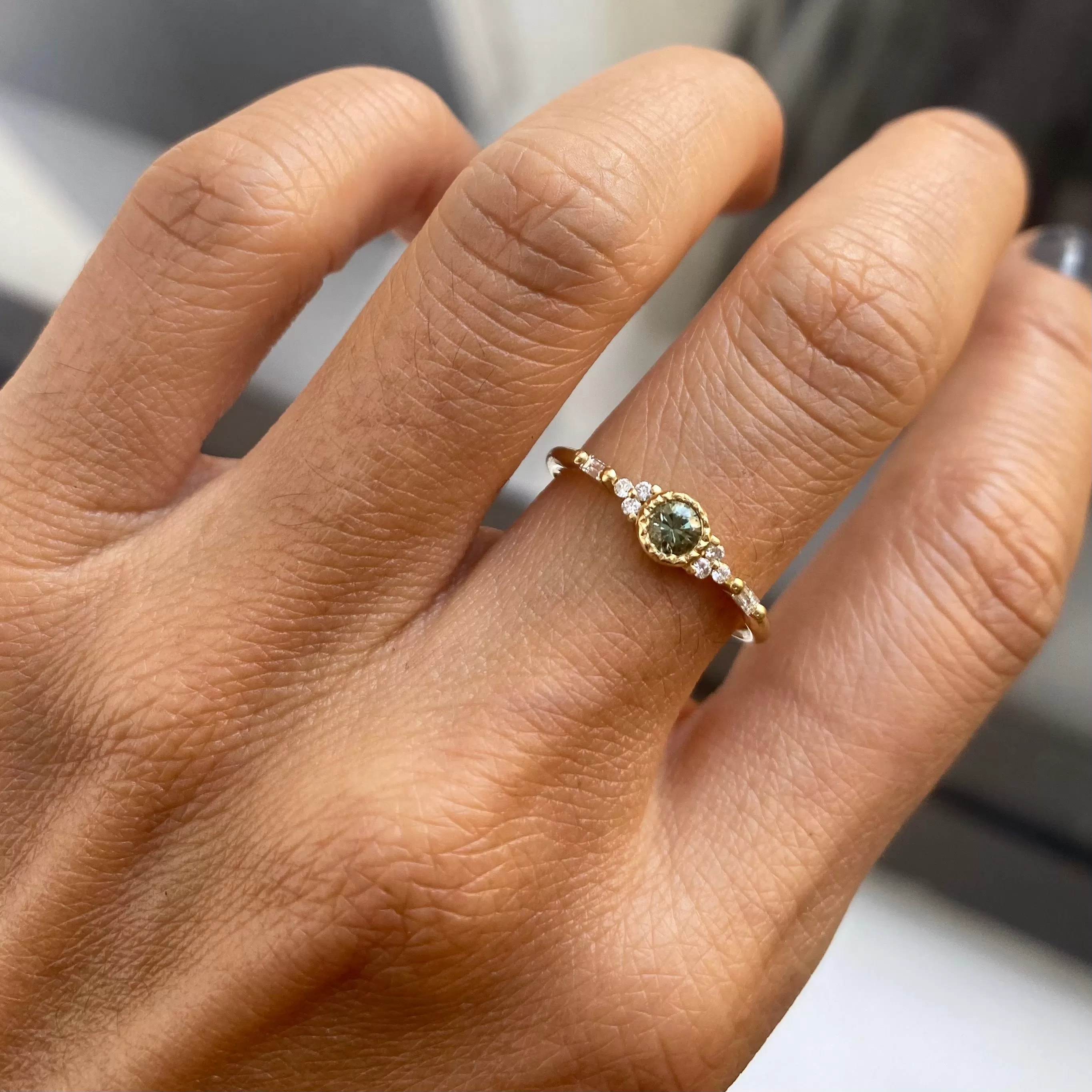 Green Sapphire Round Poeme Ring