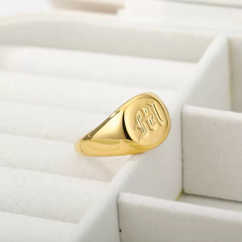 Sadie Monogrammed Signet Ring