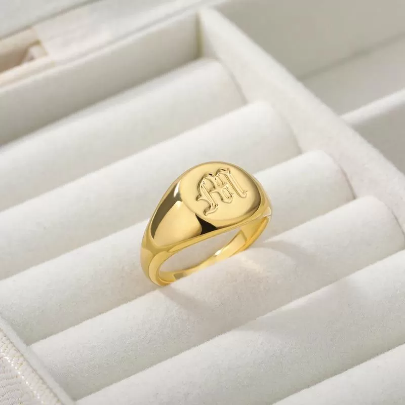 Sadie Monogrammed Signet Ring