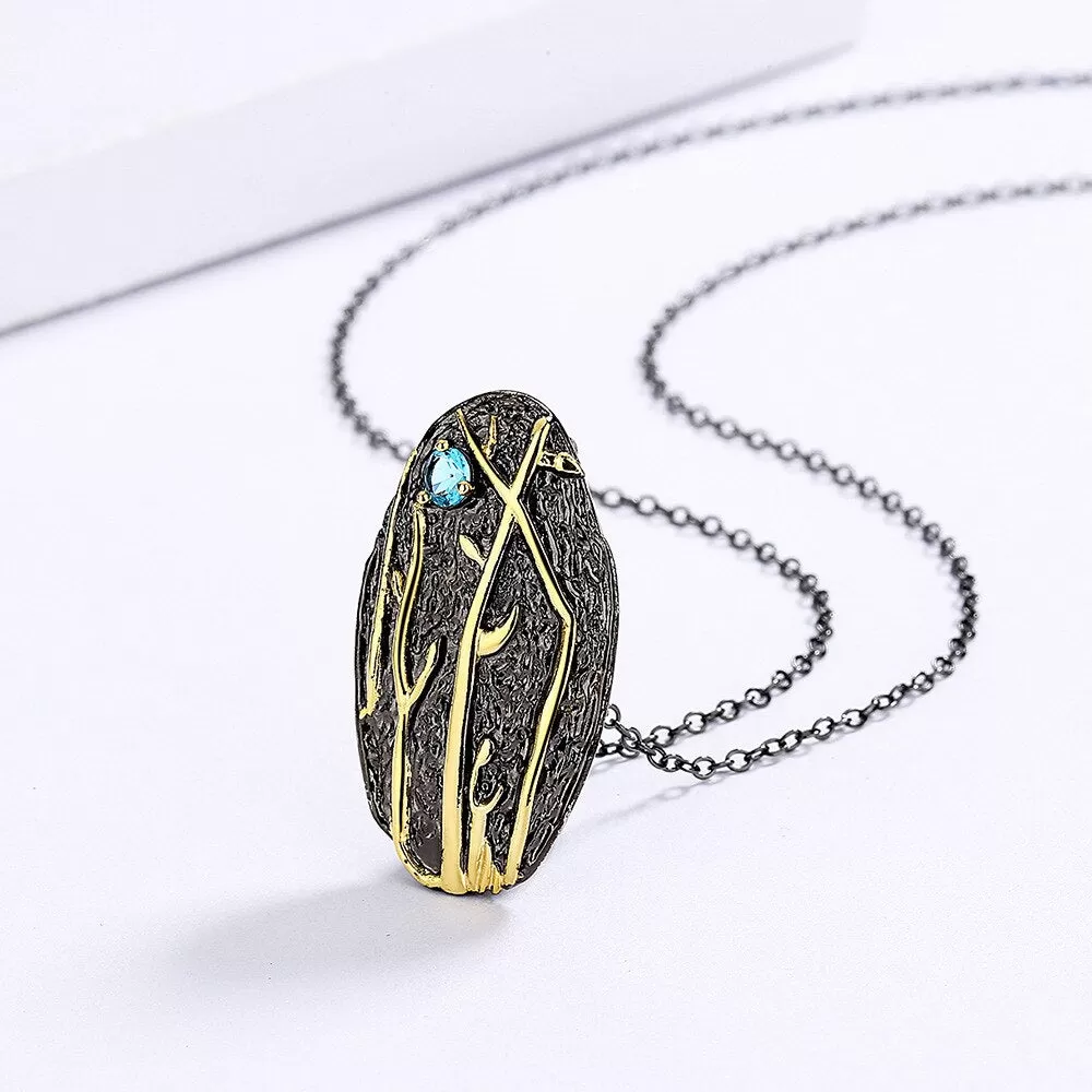 Two-Tone Shell Shape Pendant Necklace