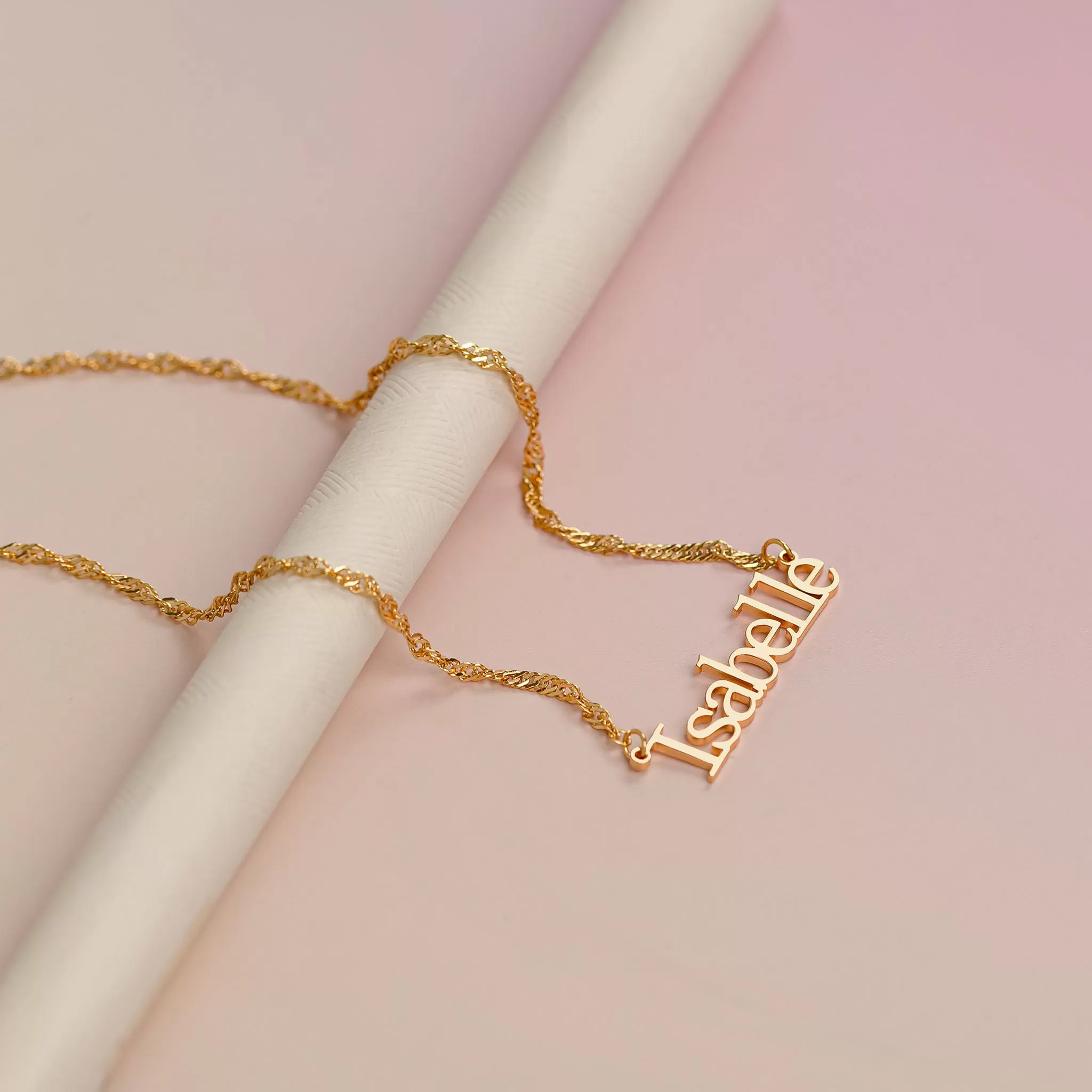 Vivola name necklace gold